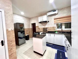 Mex cozy three beds Parkview estate Ikoyi - 6