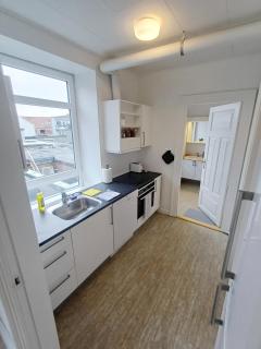 2 bedroom apartment with Free private parking - 3