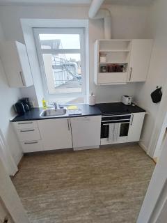 2 bedroom apartment with Free private parking - 1