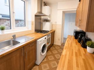 Contractor Student and Business City Centre Stays Transport Links - 7