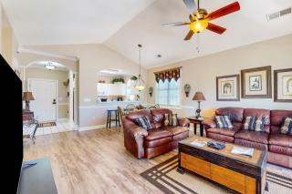 Serene Barefoot Resort Condo - 5