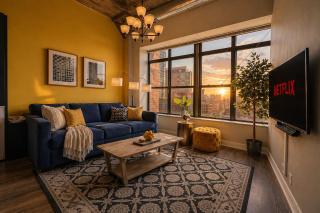 Bright and Stylish 2BR Suite on Michigan Ave Near Grant Park, Museum Campus and Lakefront - 0