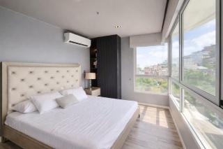 Stylish Loft with Balcony and City Views with Parking - 3