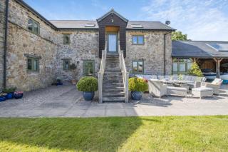 6 Bed in Llansantffraid oc-r42827 - 2
