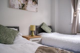Stoops Hall - 2 bed first floor apartment - 4
