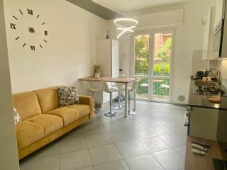 MM HOUSE Lainate modern design near Rho Fiera - 9