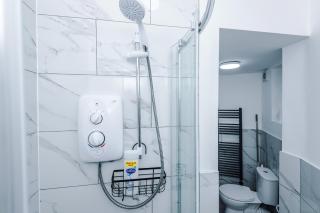 Entire Flat - Sleeps 3-Central Manchester - 8