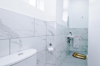 Entire Flat - Sleeps 3-Central Manchester - 5