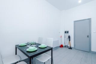 Entire Flat - Sleeps 3-Central Manchester - 3