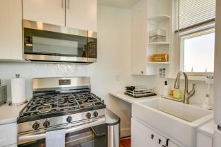 Apt w/ Furnished Patio 3 Mi to San Diego Comic-Con - 1