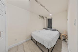 Chic One Bedroom Retreat in Downtown Manhattan - 9