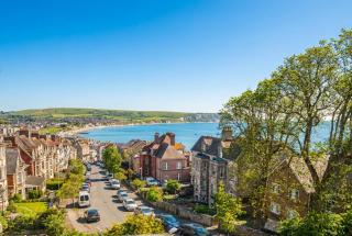 Sea View Escape - Apartment Close to Pier & Town - 0