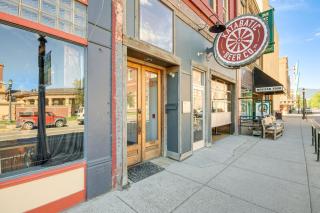 Stroll to Main St: Livingston Gem w/ Rooftop Deck - 8
