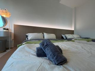 Malacca ayer keroh villa 2storey ,16pax ktv pool & pool table melaka - 1