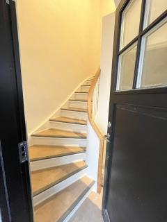 Cozy & Bright Central Townhouse with Free Parking - 2