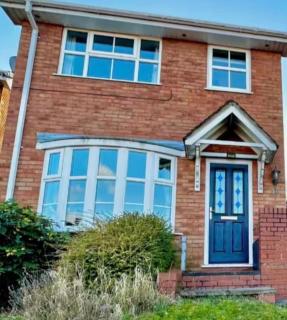 Detached 3 bedroom house with drive and garden - 9