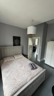 Central Dublin 2-BR - Walk to Silicon Docks & City - 5