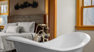 Secluded Lodge with Mt Mansfield Views and Hot Tub - 9