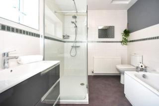 No 3 Brooklands - Central location - 2
