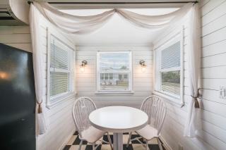 Le Chateau TS202 - 8