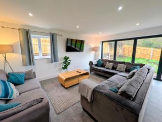 Family Affair fun for all in this spacious home - 0
