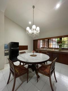 Belgareti Ndalem Partan Classic Villa Dago Giri - 9