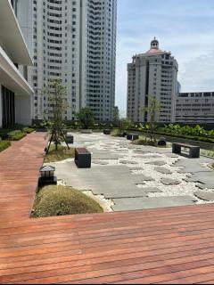 Ciputra world 1 bedroom at newton1 strategic location jakarta selatan beside ciputra world mall and lott mall - 1