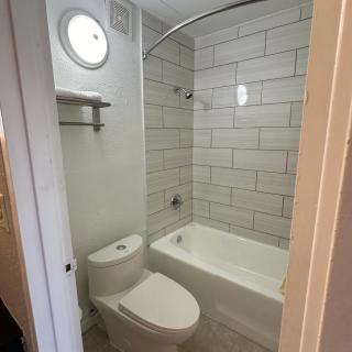 Americas Best Value Inn - 8