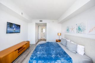 2BR Beachwalk High-Rise Suite - 9