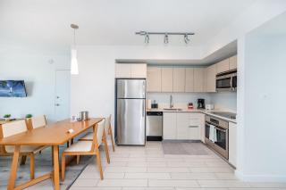 2BR Beachwalk High-Rise Suite - 4