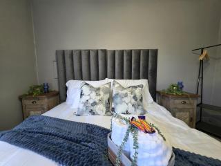 Grey Crescent living K - 5