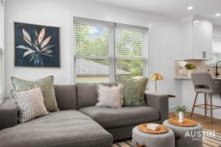 Cozy 2BR 1BA East Austin Home w Luxury Finishes Near Downtown by Austin Vacay - 7