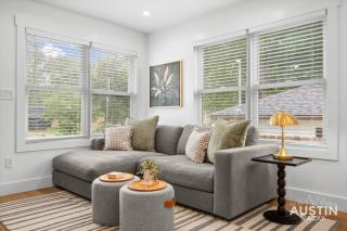 Cozy 2BR 1BA East Austin Home w Luxury Finishes Near Downtown by Austin Vacay - 5