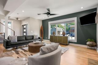 Private Sleek Design - Modern Oasis Mansion - 5