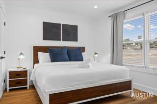 High End 2BR 1BA East Austin Home Mins to Downtown Lady Bird by Austin Vacay - 5