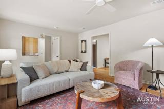 Tarrytown 3BR 2BA Heated Chilled Cowboy Pool Game Lounge by Austin Vacay - 6