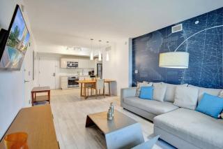Large 2-Bedroom Condo Near Ocean Beach Service 410 - 1