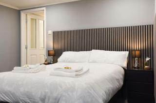 Air Maison - Cosy 1-Bedroom Apartment - 4mins to Pier - Pet Friendly with Shared Garden - 6