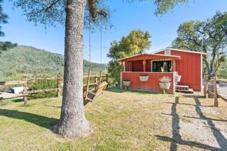 River Falls-Hot Tub and Mountian Views-sleeps 4 - 2