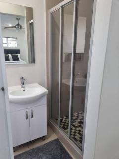 Fourways Executive Studio - Secure, modern unit - 1