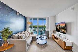 Stunning 1-Bedroom Apartment Steps from the Ocean - 4