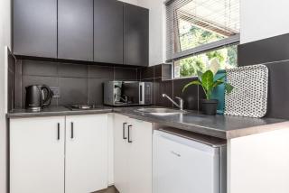 Fourways Executive Studio - Secure, modern unit - 8