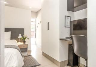 Fourways Executive Studio - Secure, modern unit - 3
