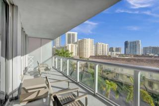 Elegant 2-Bedroom Apt Beach Service Pool Gym 505 - 7
