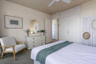 Coastal Retreat with Panoramic Ocean Views and Pool - 4