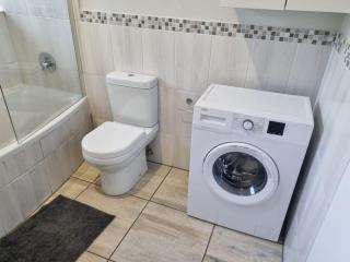 Fourways Executive Studio - Secure, modern unit - 8