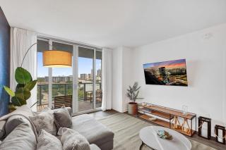 Stunning 1-Bedroom Apartment Steps from the Ocean 1006 - 8