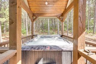 Private Hot Tub Cabin Near Broken Bow Lake - 6