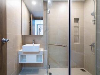 Luxury apartment with panoramic river views - 4