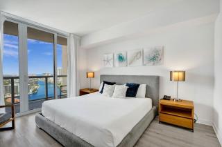 Modern Ocean Canal View Condo Beach Service 2704 - 7